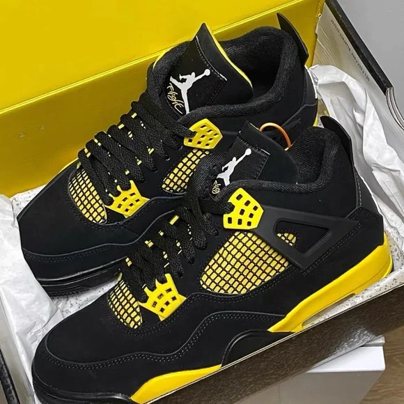 Air Jordan Retro 4 Thunders Black/Yellow